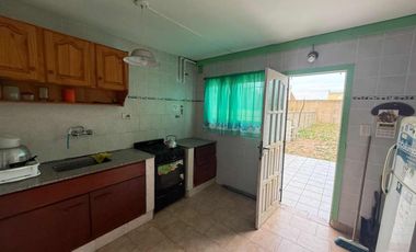 PH en venta - 3 Dormitorios 2 Baños - Cochera - 120Mts2 - Las Toninas