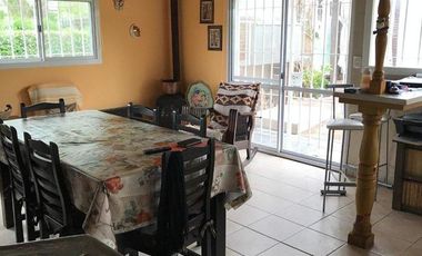 CHALET DE CATEGORIA 5 AMBIENTES EN BARRIO ALFAR