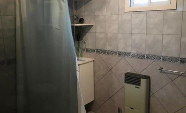 CHALET DE CATEGORIA 5 AMBIENTES EN BARRIO ALFAR