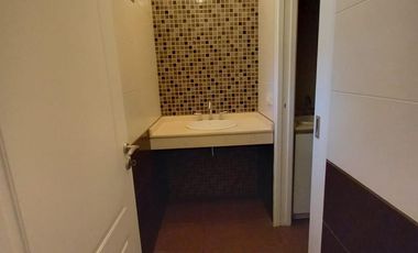 Casa en venta de 5 ambientes con cochera, jardín y quincho