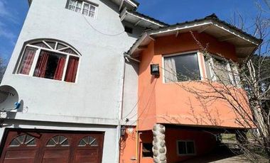 Excelente Chalet de 7 ambientes sobre lote de 695m2 en Sierra de los Padres