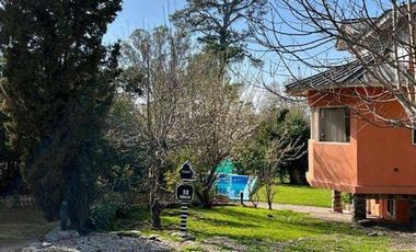 Excelente Chalet de 7 ambientes sobre lote de 695m2 en Sierra de los Padres