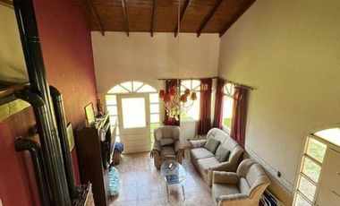 Excelente Chalet de 7 ambientes sobre lote de 695m2 en Sierra de los Padres