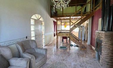 Excelente Chalet de 7 ambientes sobre lote de 695m2 en Sierra de los Padres