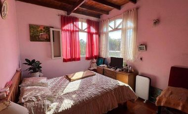 Excelente Chalet de 7 ambientes sobre lote de 695m2 en Sierra de los Padres