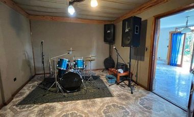 Excelente Chalet de 7 ambientes sobre lote de 695m2 en Sierra de los Padres