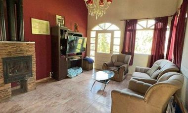 Excelente Chalet de 7 ambientes sobre lote de 695m2 en Sierra de los Padres