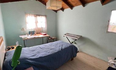 Excelente Chalet de 7 ambientes sobre lote de 695m2 en Sierra de los Padres