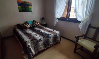 CHALET 4 AMBIENTES EN PERALTA RAMOS OESTE