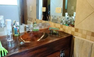 CASA EN VENTA EN EXCELENTE ESTADO CON PILETA APTA CREDITO