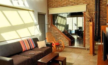 CASA EN VENTA EN EXCELENTE ESTADO CON PILETA APTA CREDITO