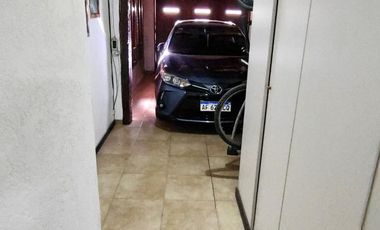 CASA EN VENTA EN EXCELENTE ESTADO CON PILETA APTA CREDITO