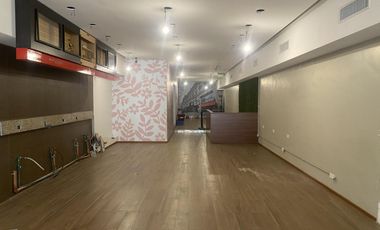 Local en alquiler en Microcentro, planta alta, sin expensas.