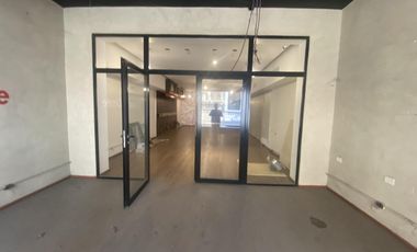 Local en alquiler en Microcentro, planta alta, sin expensas.