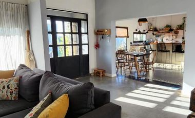 Casa de 4 ambientes con piscina - en barrio privado Arenas del SurTemporada 25-26.