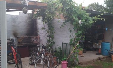 Casa en venta - 2 Dormitorios 1 Baño - Cochera - 286Mts2 - Carmen de Areco
