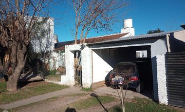 Casa en venta - 2 Dormitorios 1 Baño - Cochera - 286Mts2 - Carmen de Areco