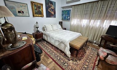 Casa 5 ambientes jardín. Florida.