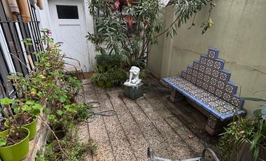 Casa 5 ambientes jardín. Florida.