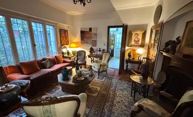 Casa 5 ambientes jardín. Florida.