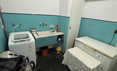 Casa 5 ambientes jardín. Florida.