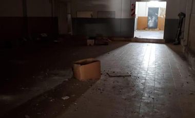 Deposito con vivienda en Alvarado y 14 de Julio