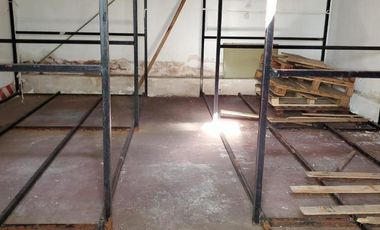 Deposito con vivienda en Alvarado y 14 de Julio