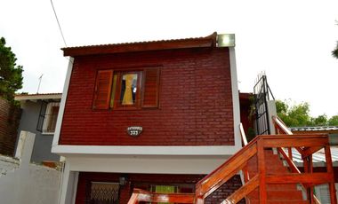 Casa en venta - 4 Dormitorios 2 Baños - San Bernardo del Tuyú