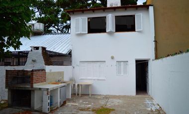 Casa en venta - 4 Dormitorios 2 Baños - San Bernardo del Tuyú