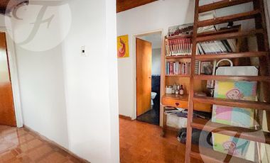 NUEVO VALOR APTO CRÉDITO CASA 4 AMBIENTES CASTELAR SUR SE ACEPTA DEPTO 2 AMBIENTES EN PARTE DE PAGO