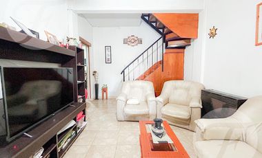 NUEVO VALOR APTO CRÉDITO CASA 4 AMBIENTES CASTELAR SUR SE ACEPTA DEPTO 2 AMBIENTES EN PARTE DE PAGO