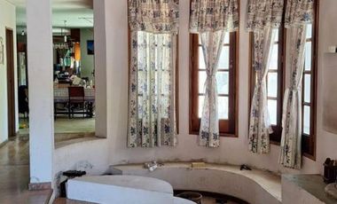 Casa en venta - 4 Dormitorios 4 Baños - Cochera - 389Mts2 - Saladillo