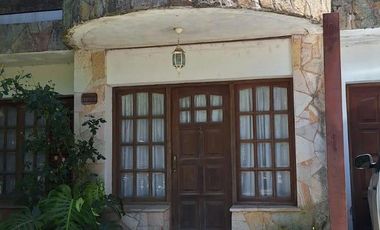 Casa en venta - 4 Dormitorios 4 Baños - Cochera - 389Mts2 - Saladillo