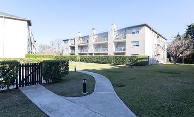 Departamento con Balcon Terraza en Los Naranjos