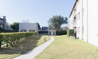 Departamento con Balcon Terraza en Los Naranjos