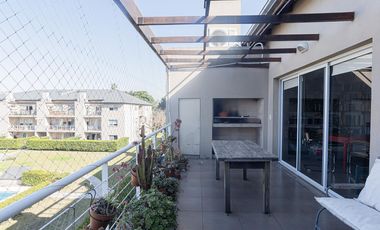 Departamento con Balcon Terraza en Los Naranjos