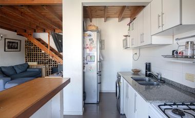 Departamento con Balcon Terraza en Los Naranjos