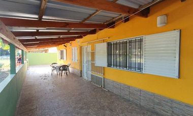 Casa en venta - 5 Dormitorios 2 Baños - Cocheras - 250Mts2 - Nueva Atlantis