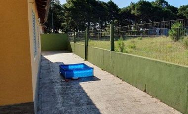 Casa en venta - 5 Dormitorios 2 Baños - Cocheras - 250Mts2 - Nueva Atlantis