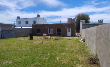 PH en venta - 2 Dormitorios 1 Baño - Carmen de Areco