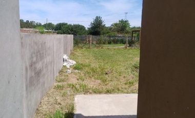 PH en venta - 2 Dormitorios 1 Baño - Carmen de Areco
