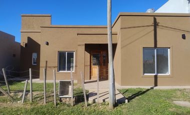 PH en venta - 2 Dormitorios 1 Baño - Carmen de Areco