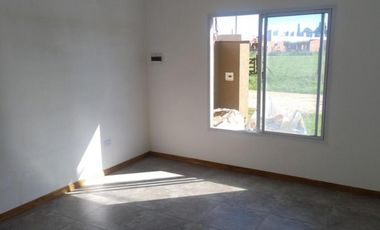 PH en venta - 2 Dormitorios 1 Baño - Carmen de Areco