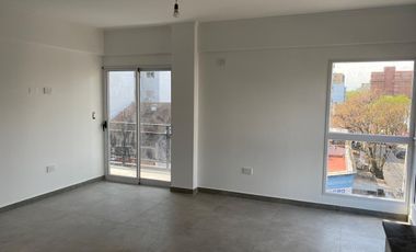 Departamento Dos Ambientes amplio y luminoso - Caseros Centro