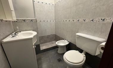 Casa en venta 3 dormitorios cochera, patio, quincho y pileta en Granadero Baigorria