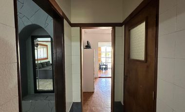 Casa en venta 3 dormitorios cochera, patio, quincho y pileta en Granadero Baigorria