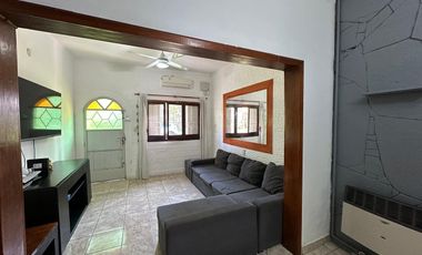 Casa en venta 3 dormitorios cochera, patio, quincho y pileta en Granadero Baigorria