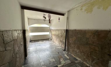 Casa en venta 3 dormitorios cochera, patio, quincho y pileta en Granadero Baigorria