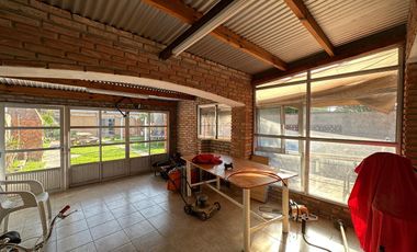 Casa en venta 3 dormitorios cochera, patio, quincho y pileta en Granadero Baigorria