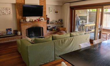 Casa de 6 ambientes en alquiler temporario en Beccar